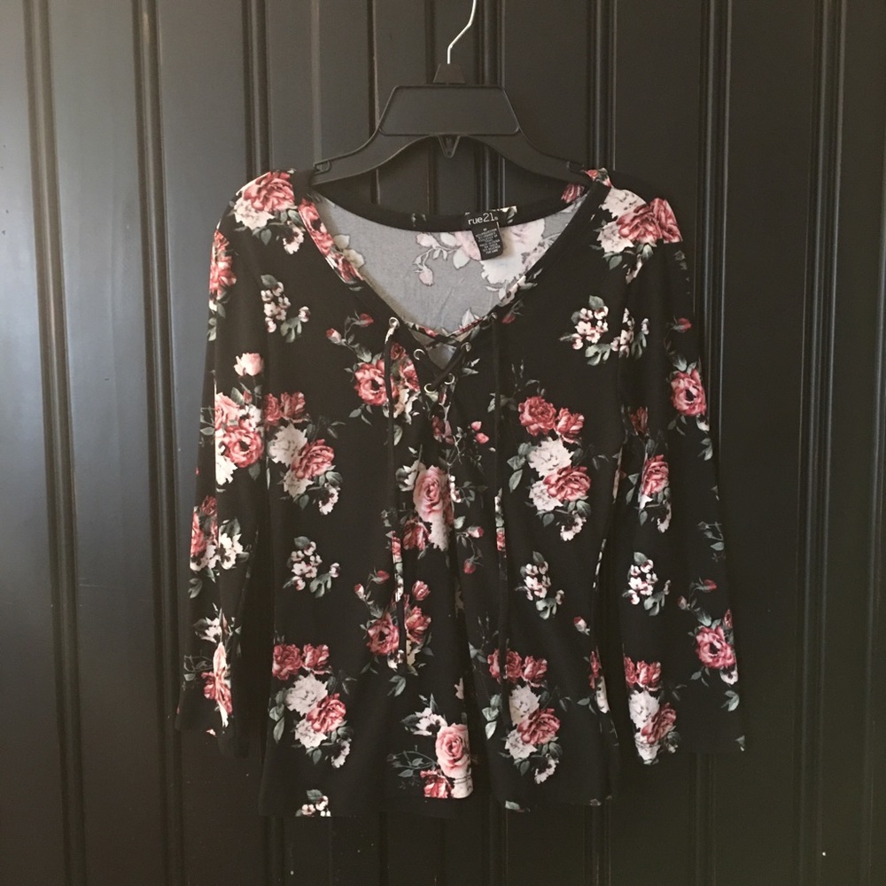Rue 21 black and pink floral shirt. Never worn. M